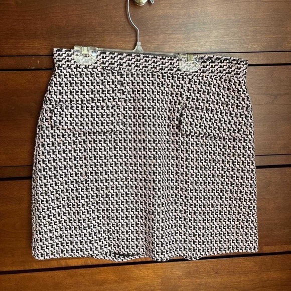 MK Skirt - Picture 3 of 4